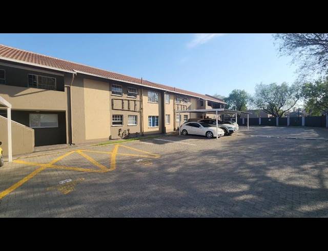 3 BEDROOM TOWNHOUSE FOR SALE IN VERWOERDPARK